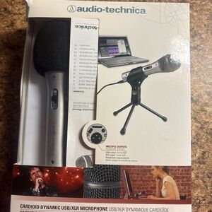 Audio Technica ATR 2100Silver and Black USB/XLR Microphone